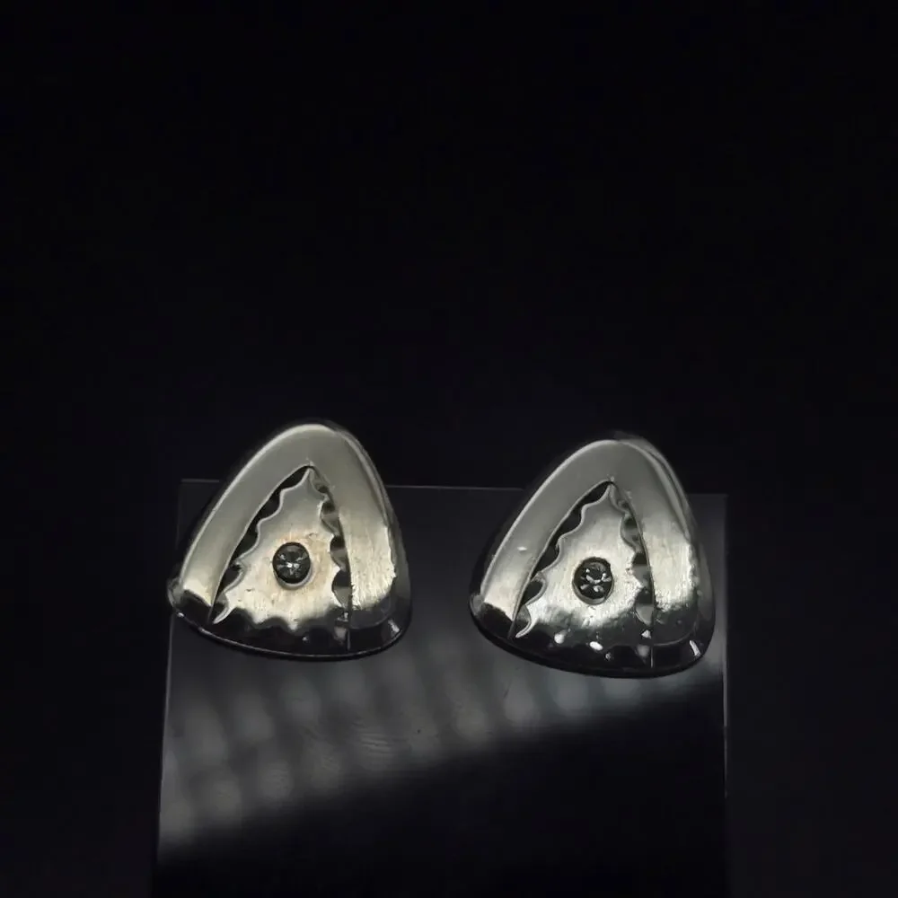 Unknown this pair